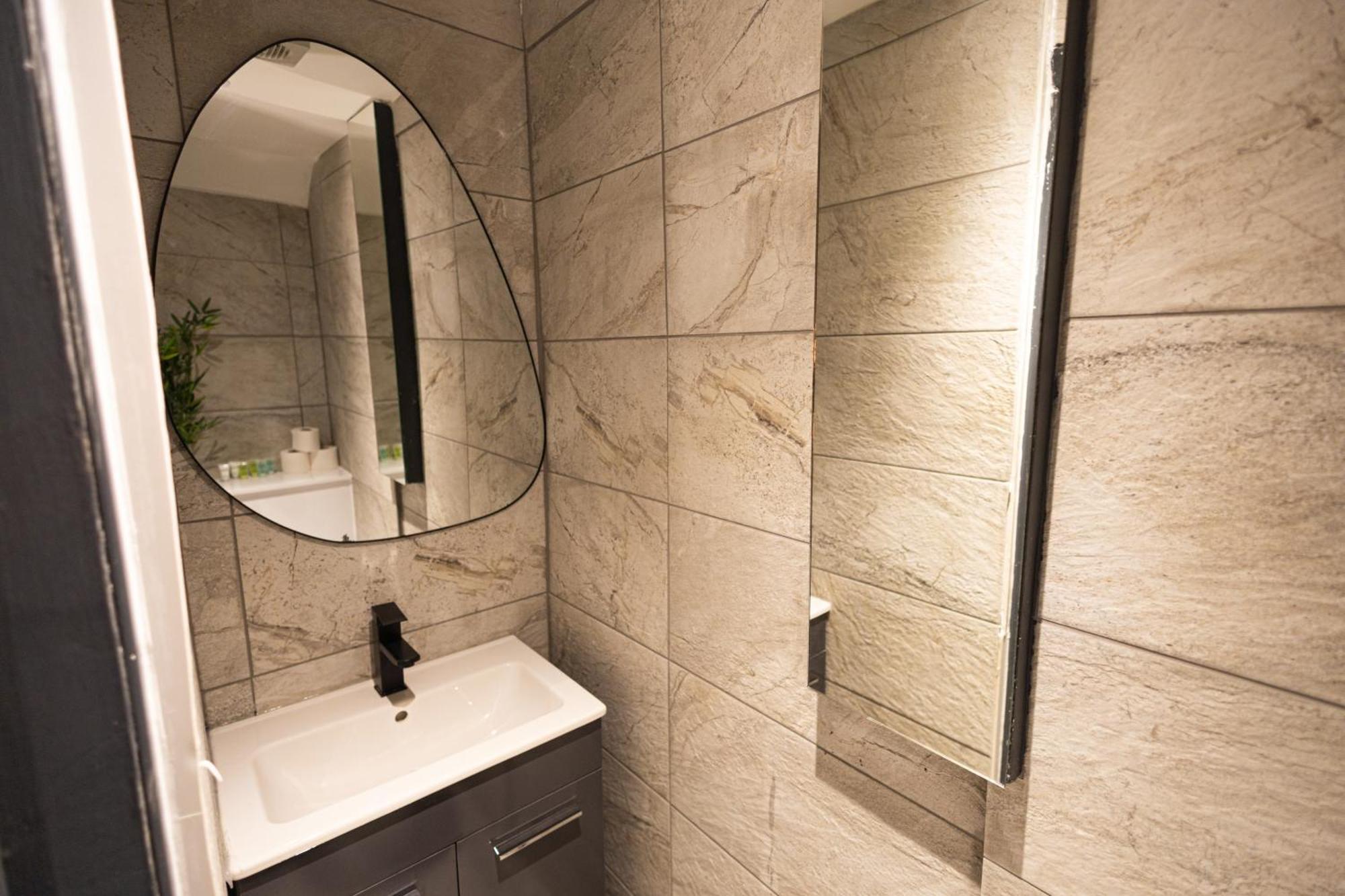 Elegant 1Bedroom Flat With Jacuzzi In A Prime Location Londres Exterior foto